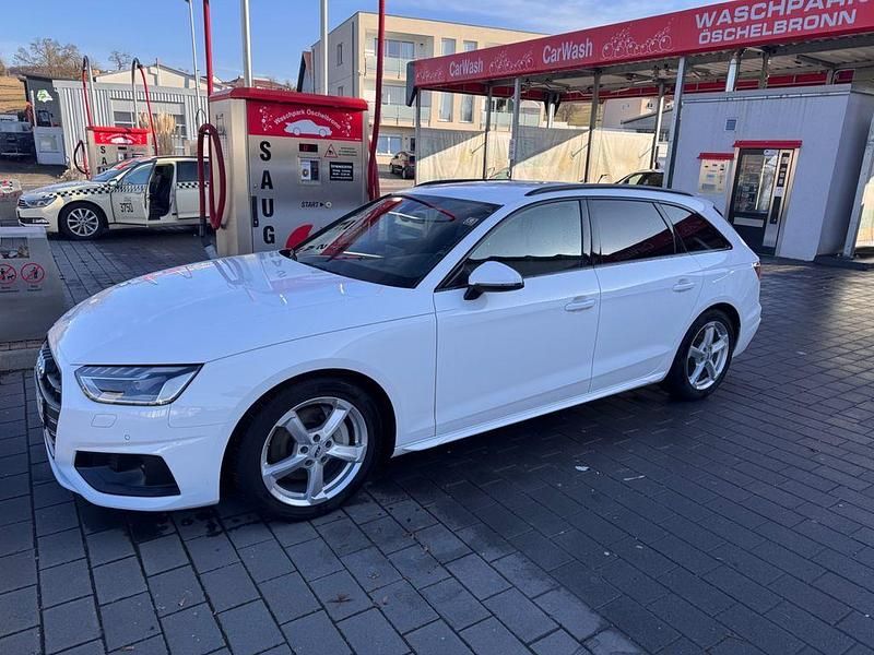 Weiß Gebraucht 2021 Audi A4 Advanced Kombi | 23.599 € (Fairer Preis) - Bild 1/4
