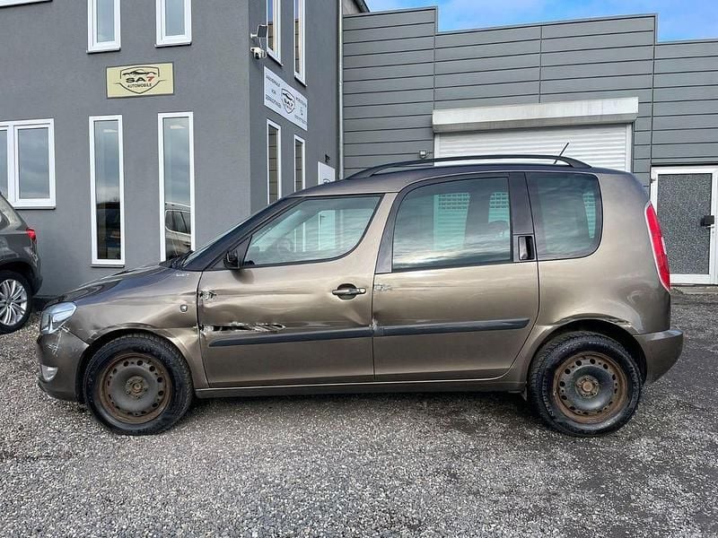 Gebraucht Skoda Roomster Family 105 PS (77 kW) 2012 Braun Van / Kleinbus