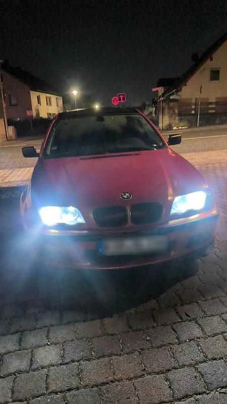 Gebraucht BMW 325 192 PS (141 kW) 2001 Rot Limousine