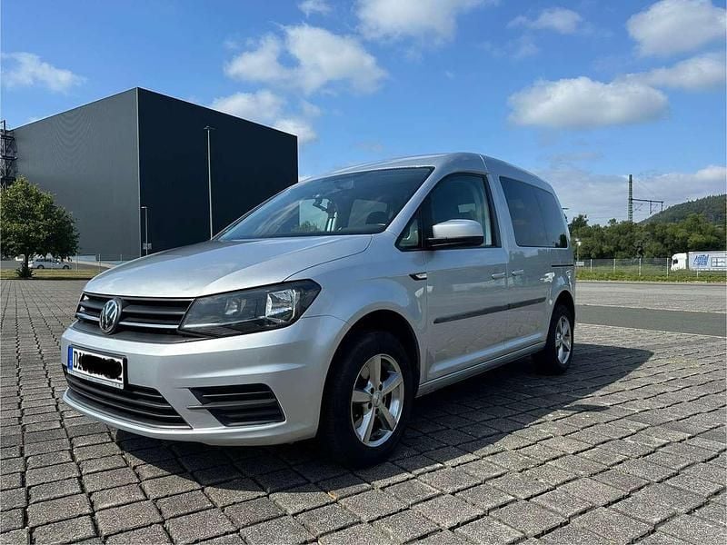 Silber Gebraucht 2016 VW Caddy Trendline Van / Kleinbus | 8.000 € (Etwas zu teuer) - Bild 1/4