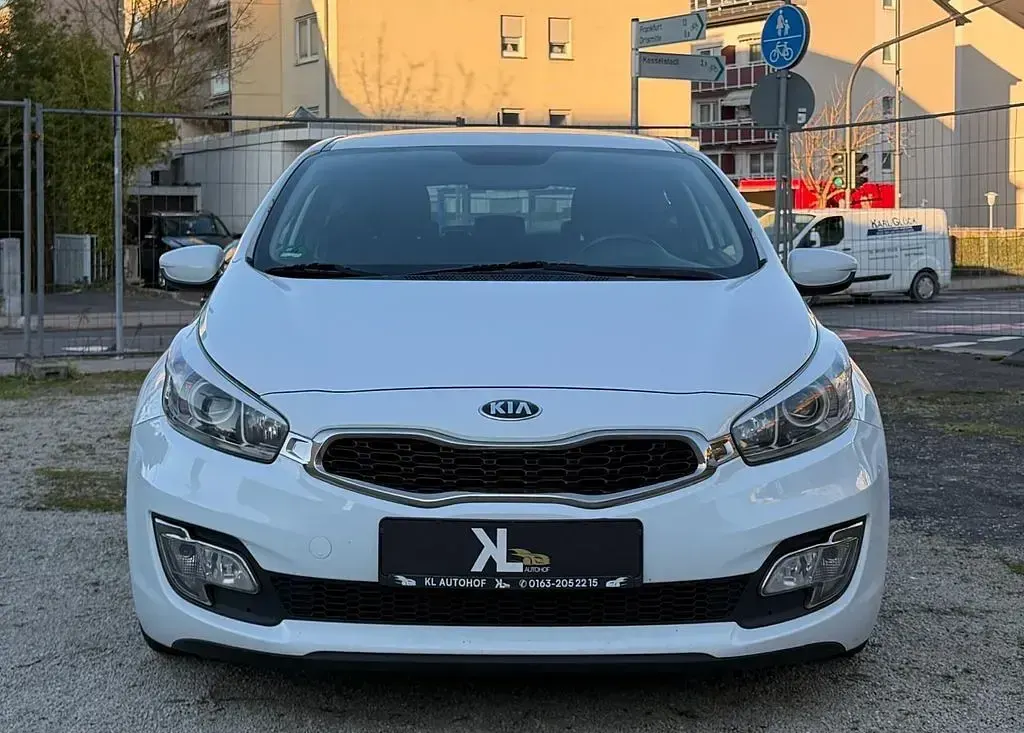 Używany Kia ProCeed Edition 7 135 KM (99 kW) 2014 Biały Hatchback