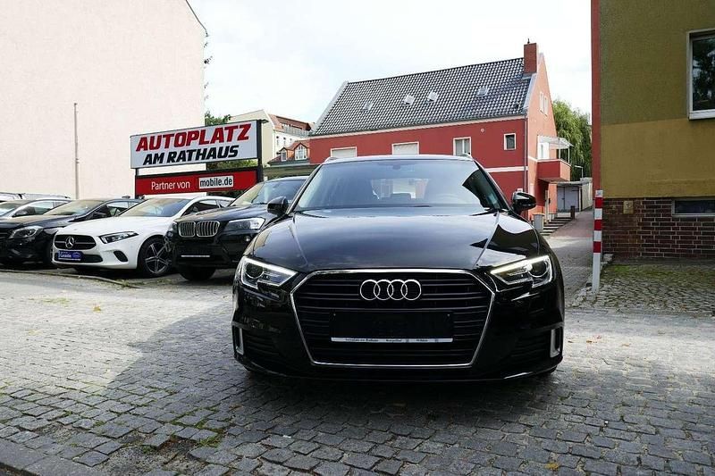 Gebraucht Audi A3 Sport 150 PS (110 kW) 2019 Mythosschwarz Limousine