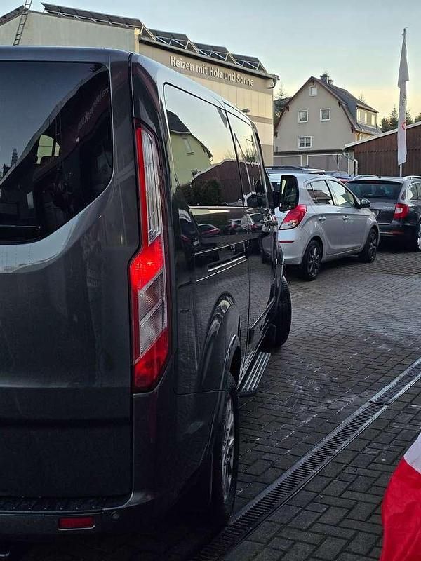 Gebraucht Ford Transit Custom Titanium 170 PS (125 kW) 2019 Magneticgrau (metallic) Van / Kleinbus