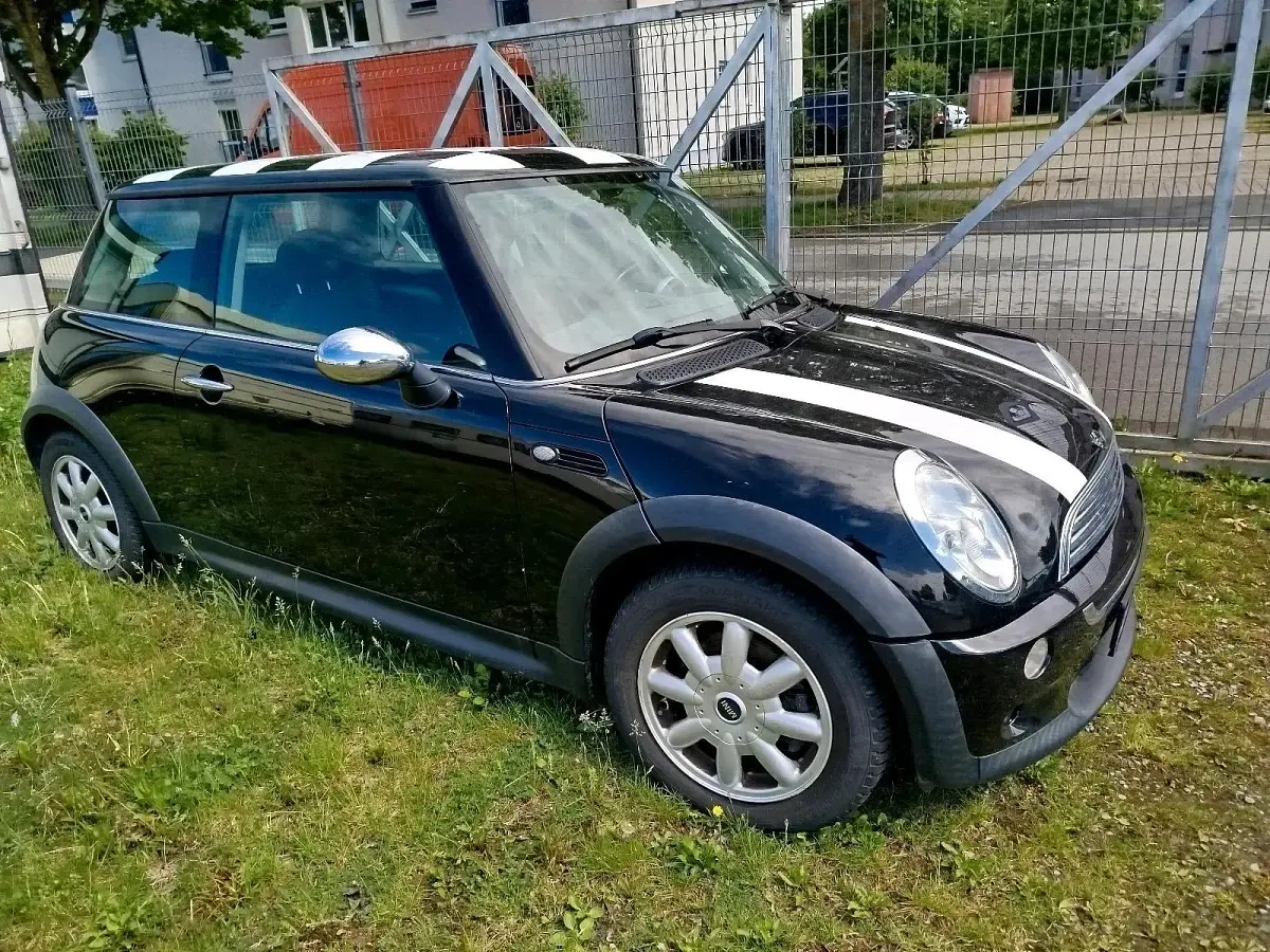 Gebraucht Mini Cooper 90 PS (66 kW) 2004 Schwarz Kleinwagen