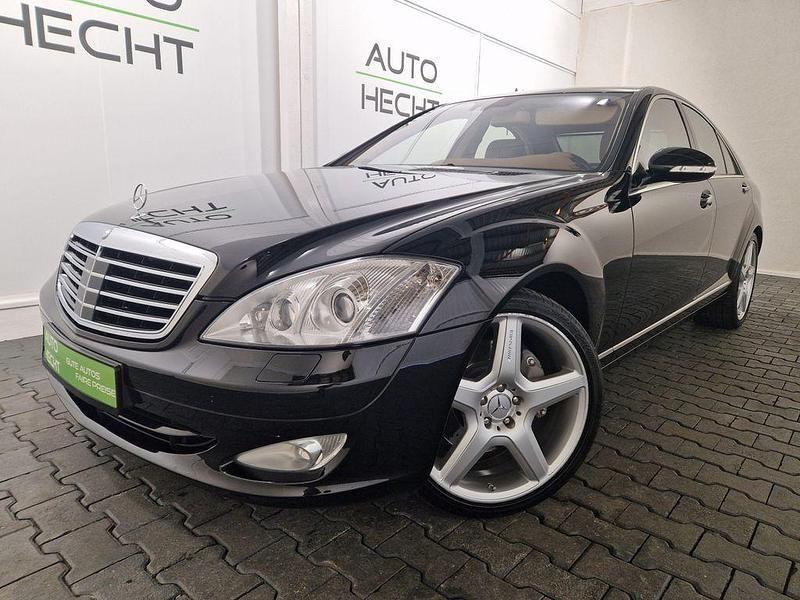 Obsidianschwarz (metallic) Gebraucht 2006 Mercedes S450 Limousine | 18.750 € (Teuer) - Bild 1/4