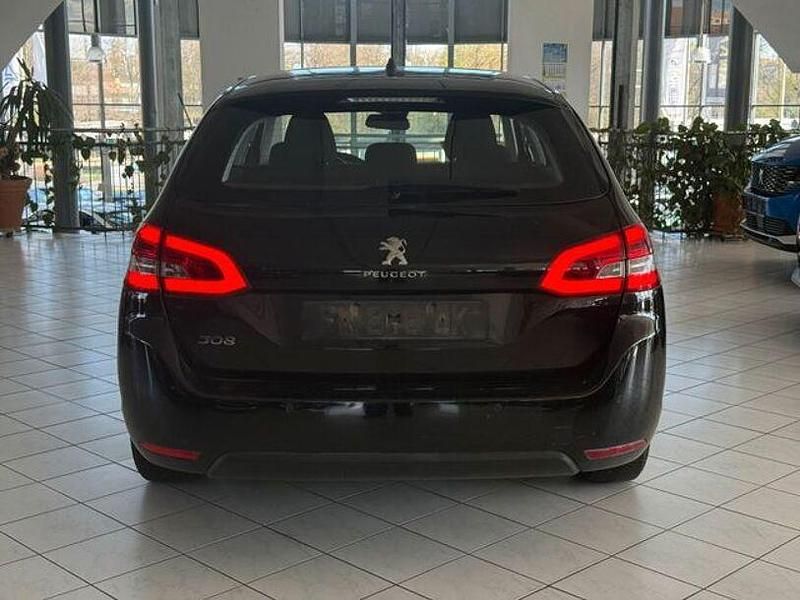 Gebraucht Peugeot 308 96 PS (70 kW) 2019 Schwarz Limousine