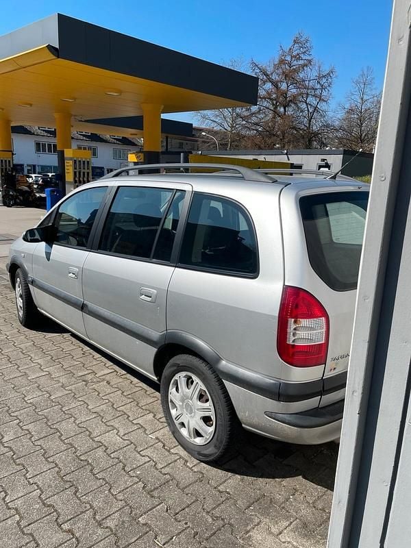 Gebraucht Opel Zafira 125 PS (91 kW) 2005 Silber Van / Kleinbus