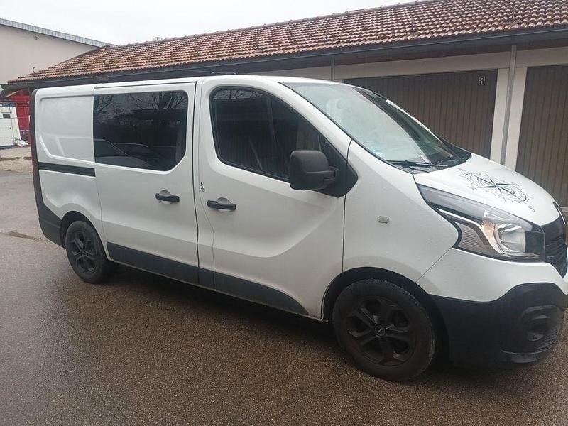 Gebraucht Renault Trafic Komfort 145 PS (106 kW) 2017 Weiß Van / Kleinbus