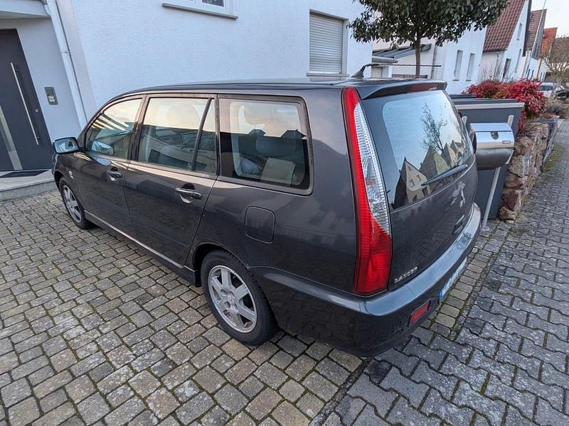 Gebraucht Mitsubishi Lancer Comfort Edition 98 PS (72 kW) 2004 Schwarz Kombi