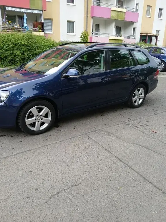 Second-hand VW Golf VI Comfortline 105 CP (77 kW) 2011 Albastru Hatchback