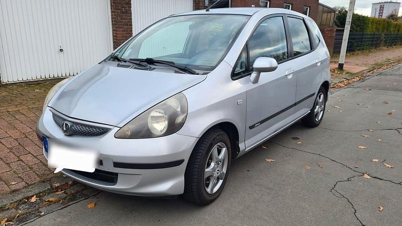 Silber Gebraucht 2006 Honda Jazz Cool Kleinwagen | 2.750 € (Fairer Preis) - Bild 1/4
