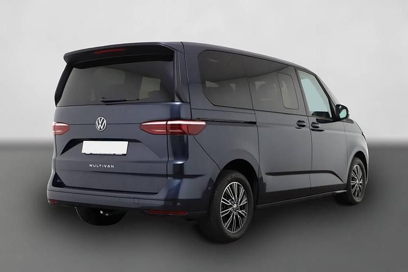 Usado VW Multivan Pro 150 HP (110 kW) 2023 Azul Monovolume