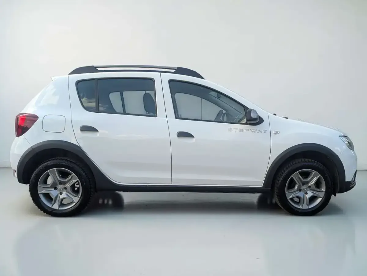Gebraucht Dacia Sandero Prestige 101 PS (74 kW) 2020 Gletscherweiss Kleinwagen