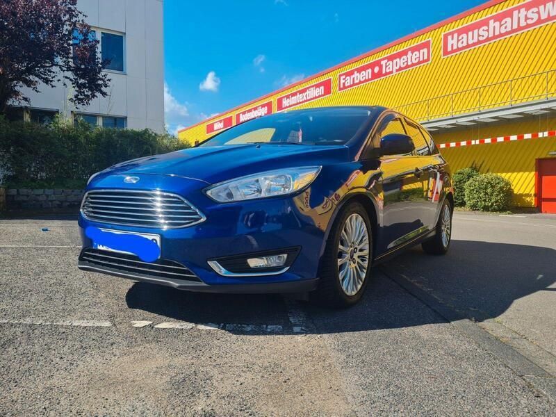 Blau Gebraucht 2016 Ford Focus Trend Kombi | 4.500 € - Bild 1/4