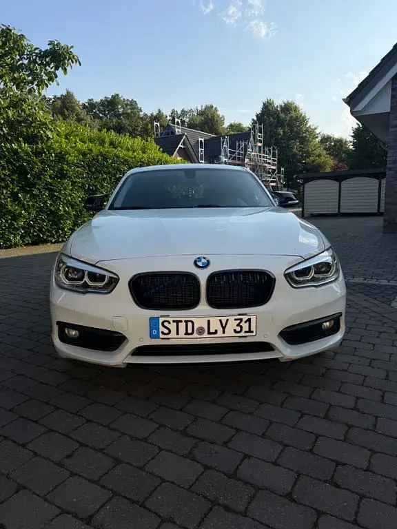 Gebraucht BMW 118 Efficient Dynamics 136 PS (100 kW) 2015 Weiß Kleinwagen