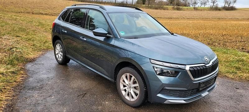 Grau Gebraucht 2020 Skoda Kamiq Ambition SUV | 19.900 € (Guter Preis) - Bild 1/4