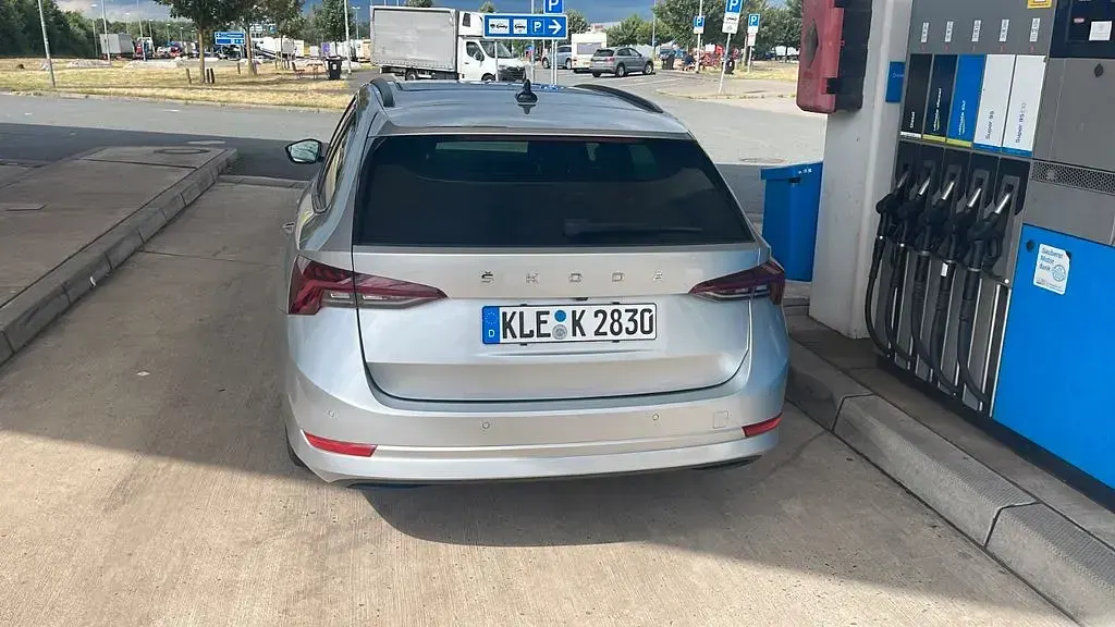 Gebraucht Skoda Octavia Clever 150 PS (110 kW) 2022 Silber Kombi