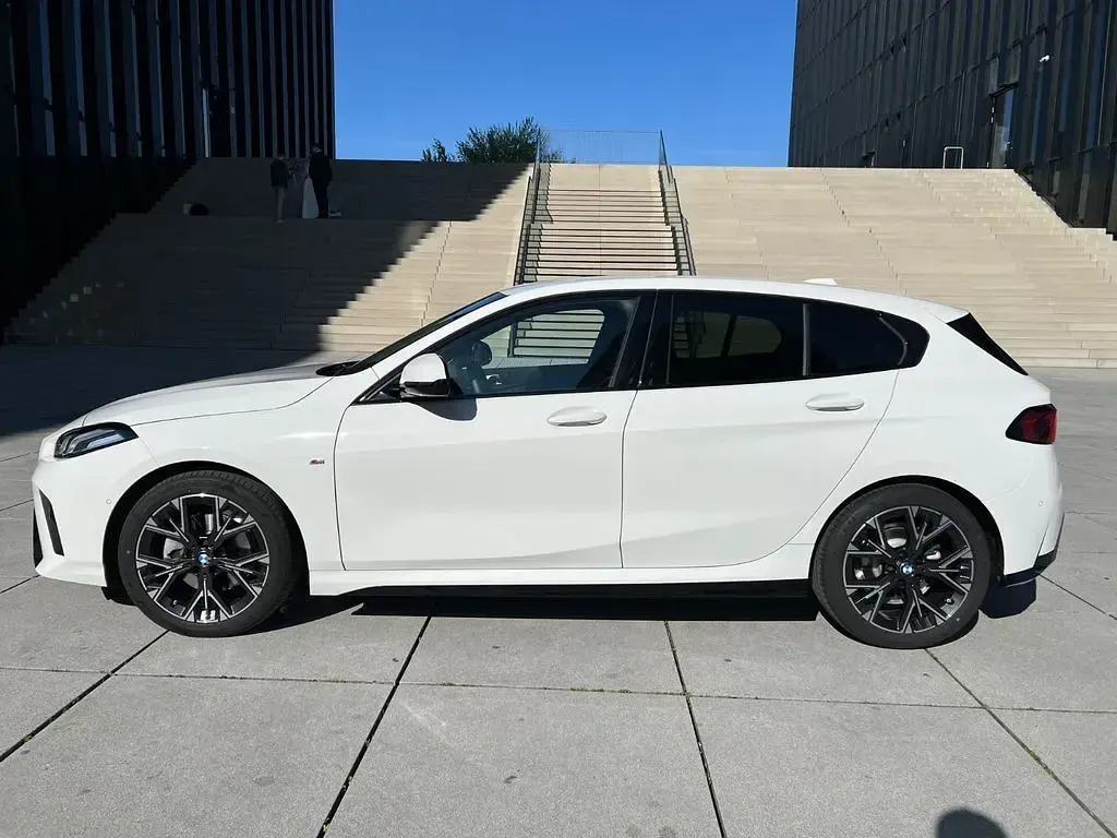 Gebraucht BMW 120 Performance 170 PS (125 kW) 2025 Weiß Kleinwagen