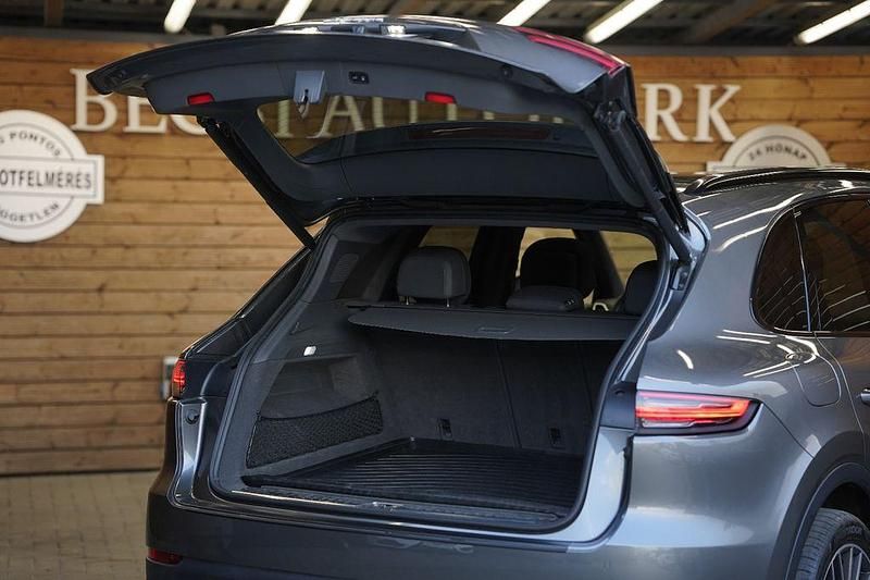Gebraucht Porsche Cayenne 340 PS (250 kW) 2019 Grau SUV