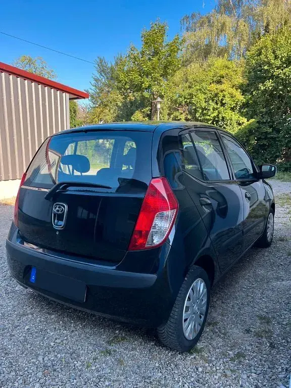 Gebraucht Hyundai i10 67 PS (49 kW) 2010 Schwarz Kleinwagen