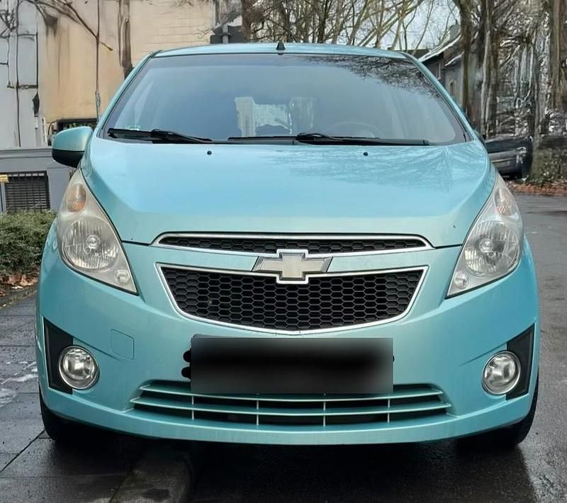 Second-hand Chevrolet Spark 68 CP (50 kW) 2010 Verde Hatchback