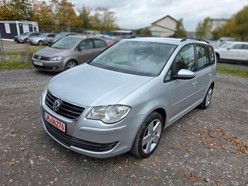 Gebraucht VW Touran Trendline 140 PS (102 kW) 2010 Silber Van / Kleinbus