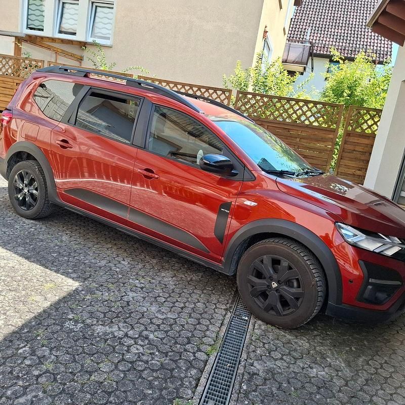 Braun Gebraucht 2022 Dacia Jogger Comfort Limousine | 15.900 € (Fairer Preis) - Bild 1/4