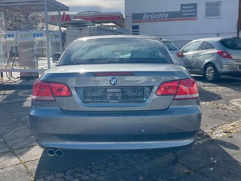 Gebraucht BMW 330 Cabriolet Performance 231 PS (169 kW) 2007 Grau Cabrio