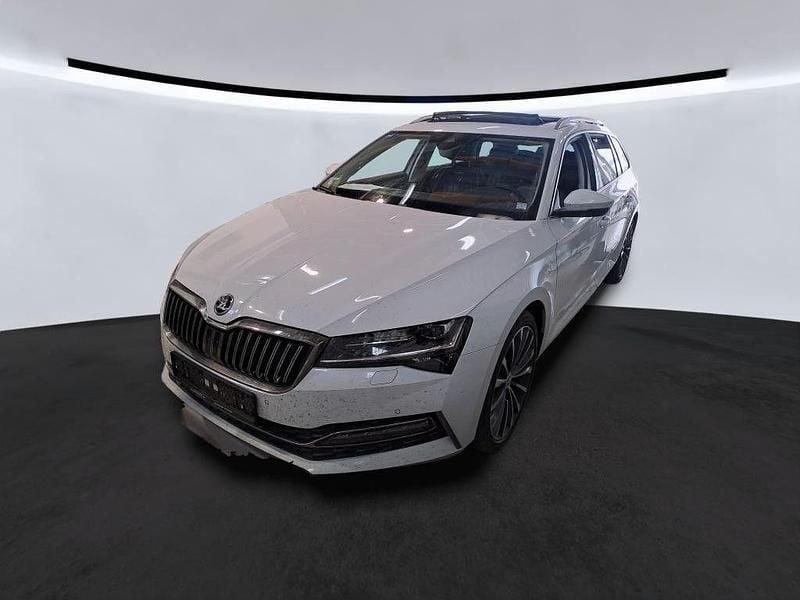 Moonweiss metallic Gebraucht 2021 Skoda Superb LAURIN & KLEMENT Kombi | 20.490 € (Guter Preis) - Bild 1/4