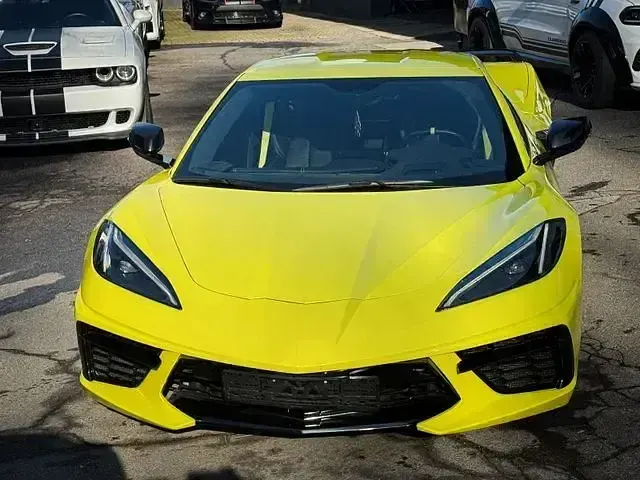 Używany Corvette Stingray 496 KM (364 kW) 2020 Żółty Coupe