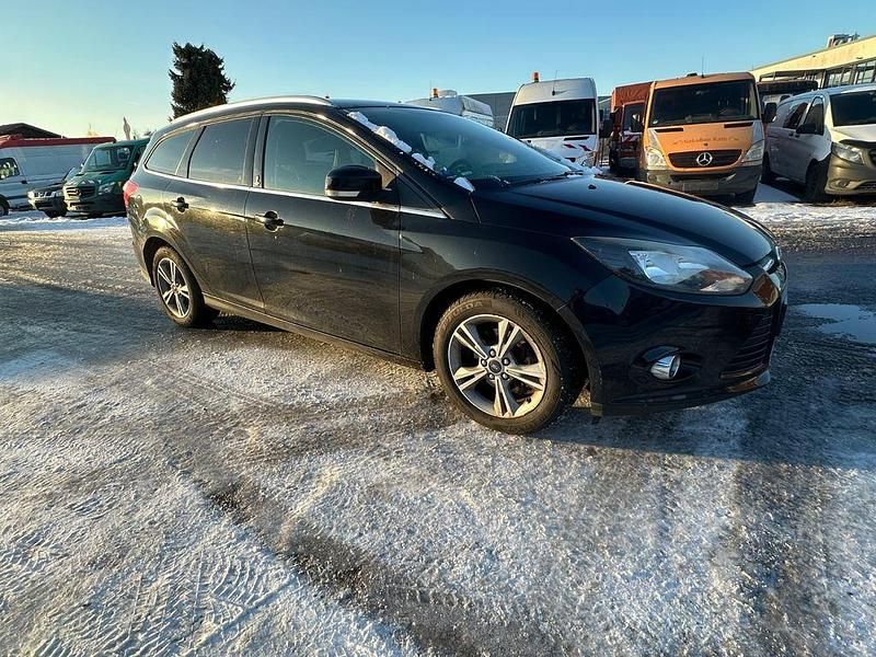 Gebraucht Ford Focus Champions Edition 116 PS (85 kW) 2012 Schwarz Limousine