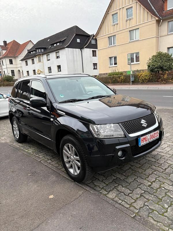 Schwarz Gebraucht 2007 Suzuki Vitara Comfort SUV | 5.900 € (Etwas zu teuer) - Bild 1/4