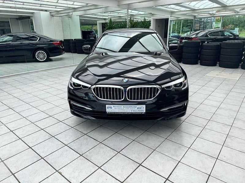 Schwarz Gebraucht 2019 BMW 520 Limousine | 23.400 € - Bild 1/4