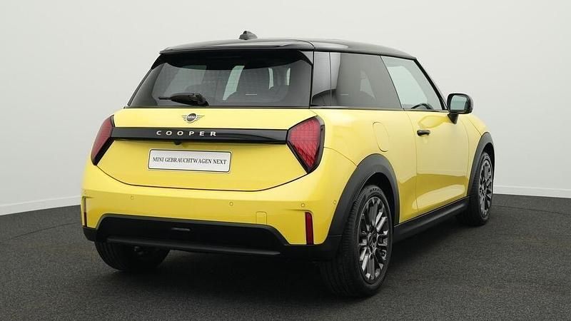 Gebraucht Mini Cooper Classic 156 PS (114 kW) 2024 Gelb Kleinwagen