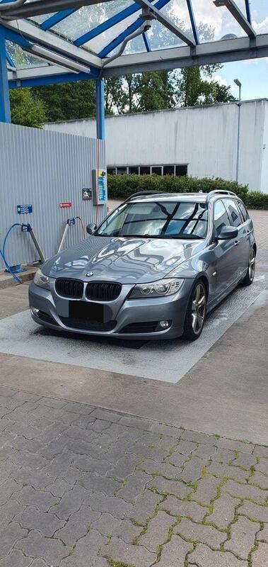 Grau Gebraucht 2009 BMW 320 Performance Kombi | 4.499 € (Fairer Preis) - Bild 1/4