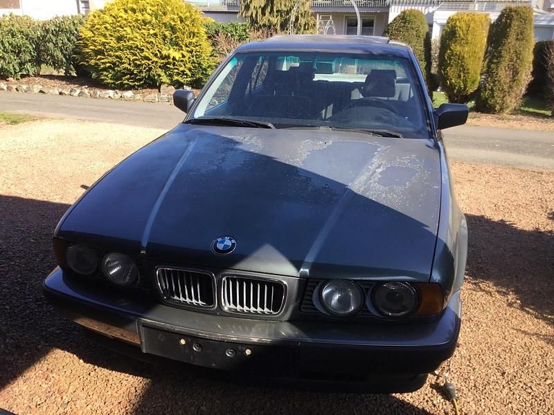 Gebraucht BMW 524 115 PS (84 kW) 1989 Blau Limousine