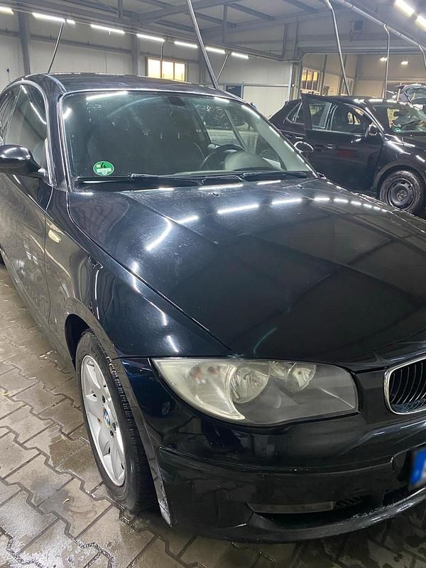 Gebraucht BMW 116 122 PS (89 kW) 2007 Schwarz Kleinwagen
