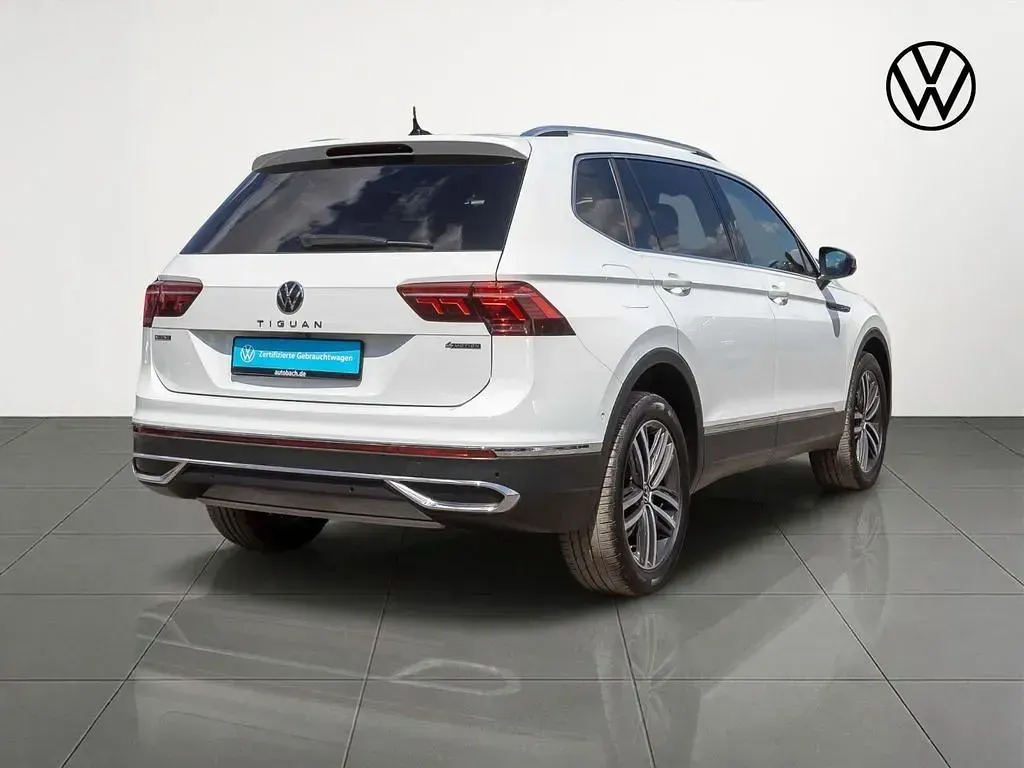 Gebraucht VW Tiguan Allspace Elegance 245 PS (180 kW) 2023 Weiß SUV