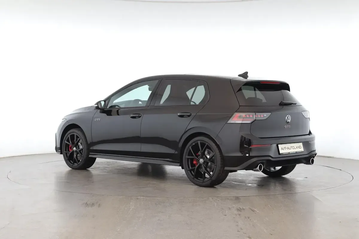 Neu VW Golf VIII GTI 265 PS (194 kW) 2026 Grenadillschwarz Limousine