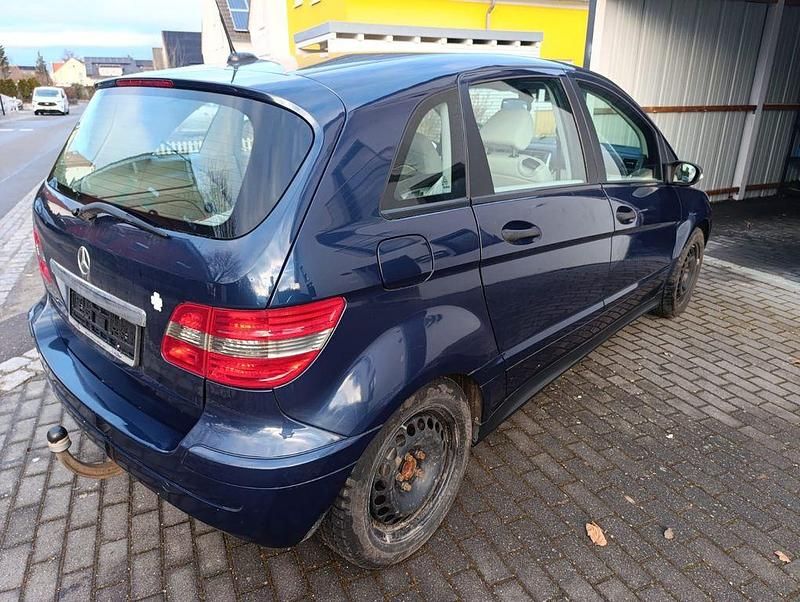 Gebraucht Mercedes B180 109 PS (80 kW) 2007 Blau Van / Kleinbus
