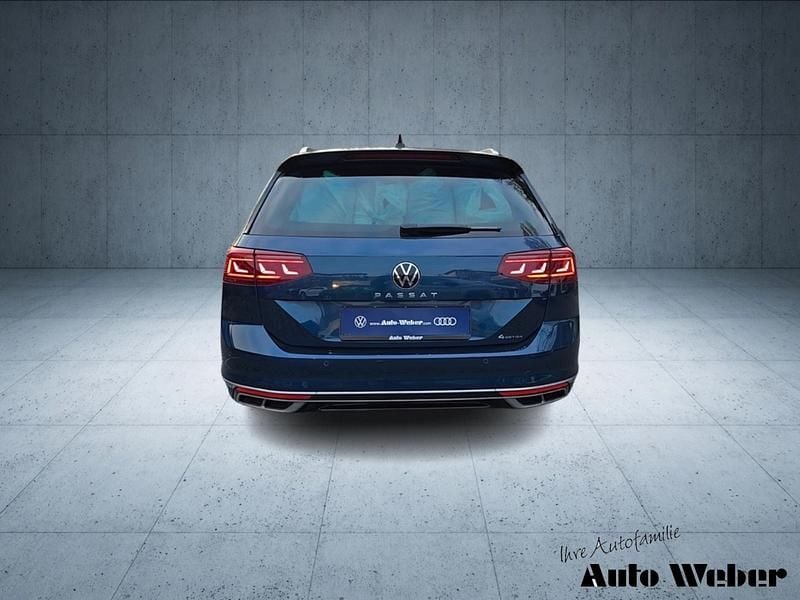 Gebraucht VW Passat R-line 280 PS (205 kW) 2022 Blau Limousine