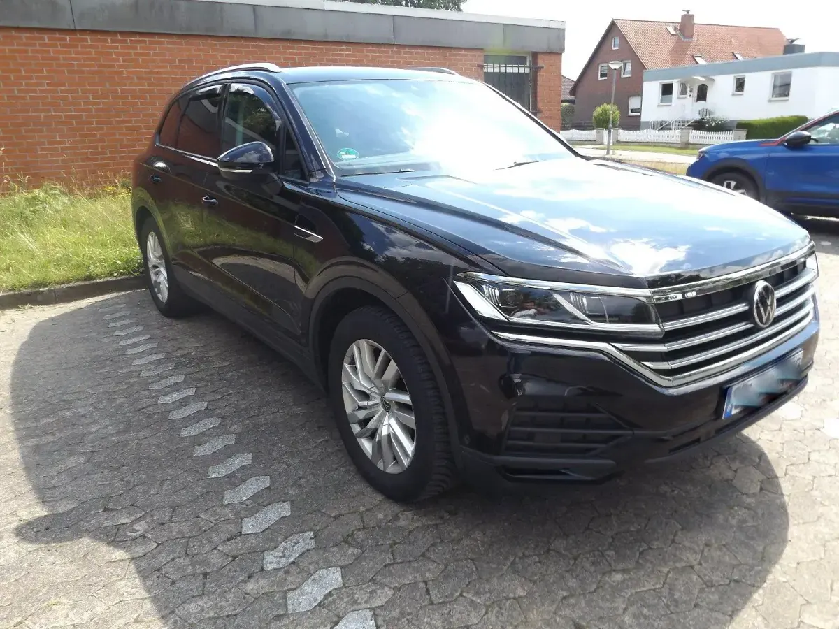 Gebraucht VW Touareg 231 PS (169 kW) 2022 Schwarz SUV