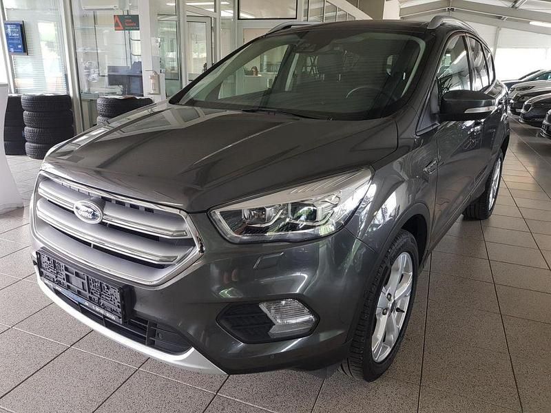 Gebraucht Ford Kuga Titanium 150 PS (110 kW) 2018 Magneticgrau (metallic) SUV