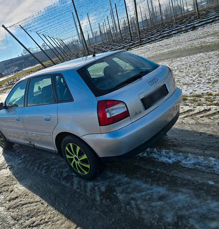 Silber Gebraucht 2002 Audi A3 Kleinwagen | 790 € (Guter Preis) - Bild 1/4