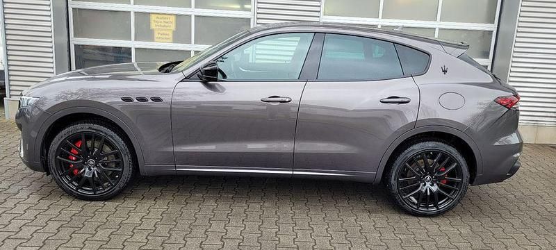 Gebraucht Maserati Levante 430 PS (316 kW) 2024 Grau SUV
