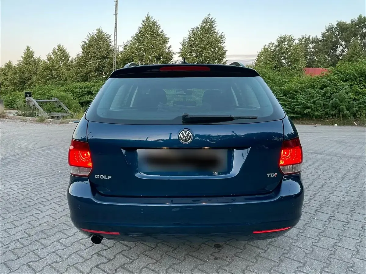 Gebraucht VW Golf VI Comfortline 105 PS (77 kW) 2011 Blau Kleinwagen