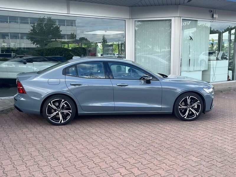 Gebraucht Volvo S60 Ultimate 250 PS (183 kW) 2025 Thunder grey Limousine