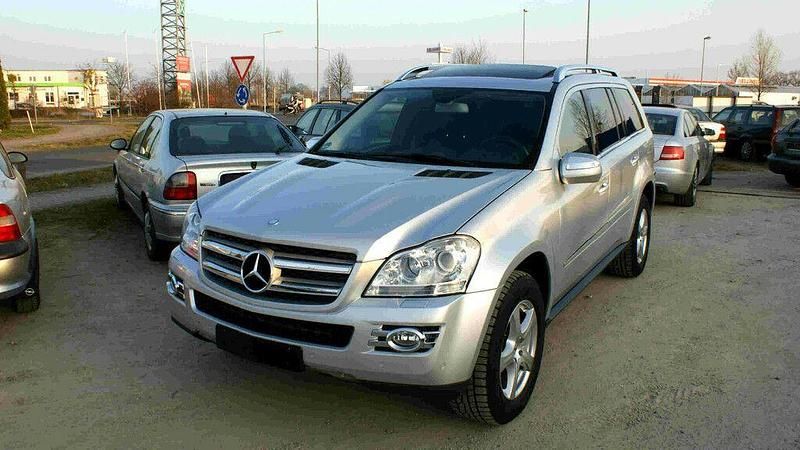 Iridiumsilber metallic metallic Gebraucht 2009 Mercedes GL320 SUV | 10.500 € (Superpreis) - Bild 1/4