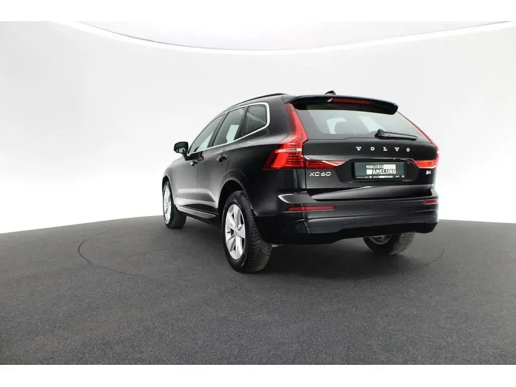 Gebraucht Volvo XC60 Core 197 PS (144 kW) 2023 Schwarz SUV