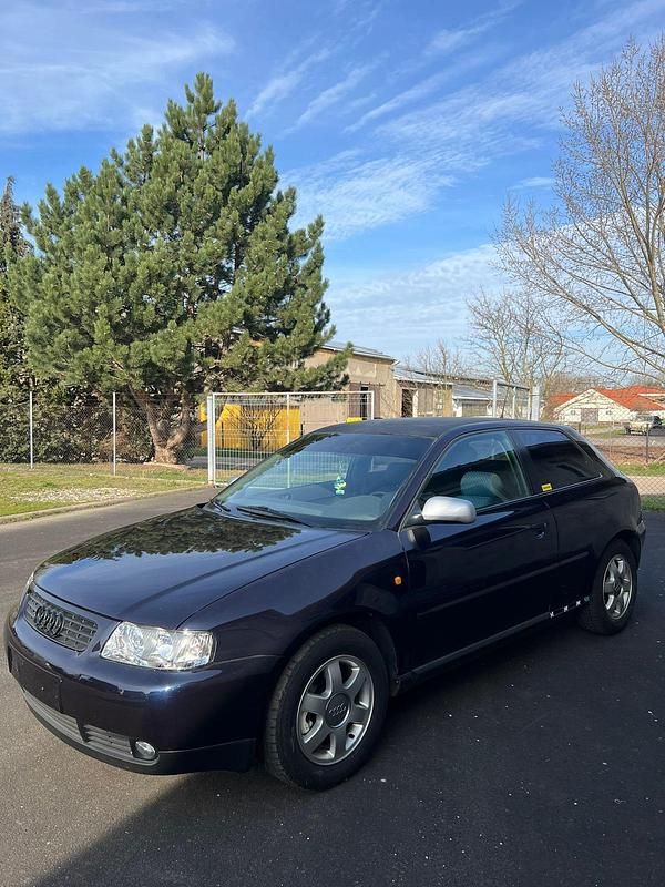 Schwarz Gebraucht 1996 Audi A3 Basis Kleinwagen | 2.999 € - Bild 1/4